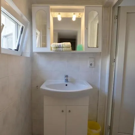 Peter Apartment *